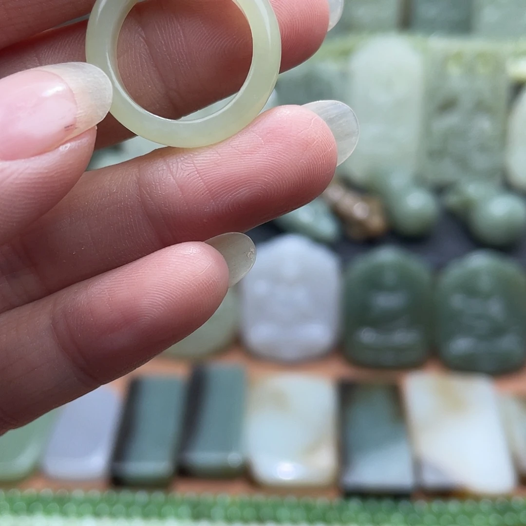 和田玉未镶嵌吊坠(不含链)