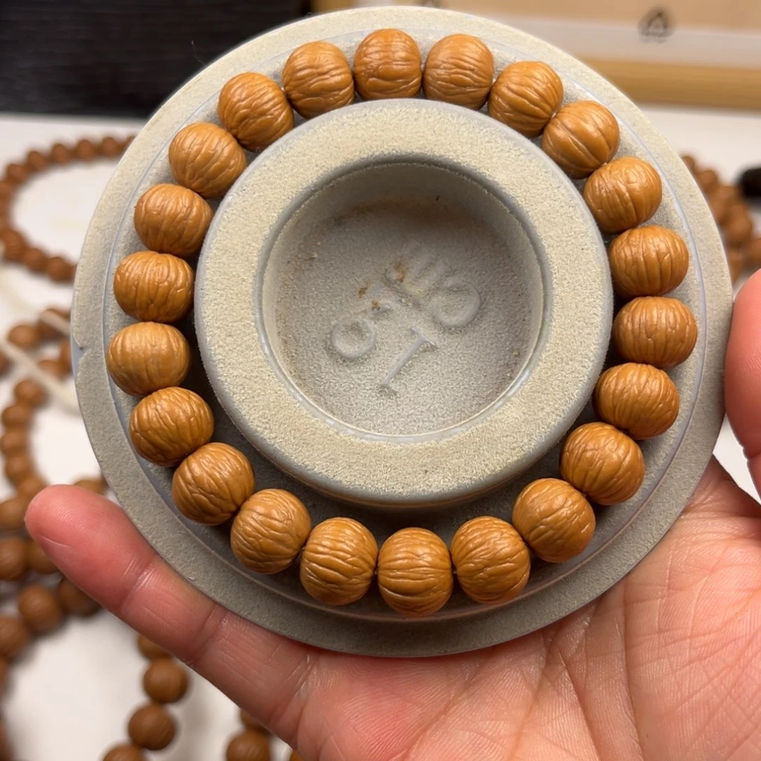 春***望猴头核桃吊坠土豪