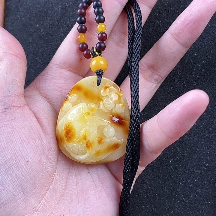 蜜蜡未镶嵌珠宝奇石