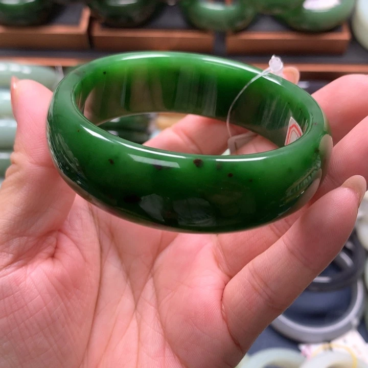 【闪购商品】未镶嵌手镯和田玉（碧玉）