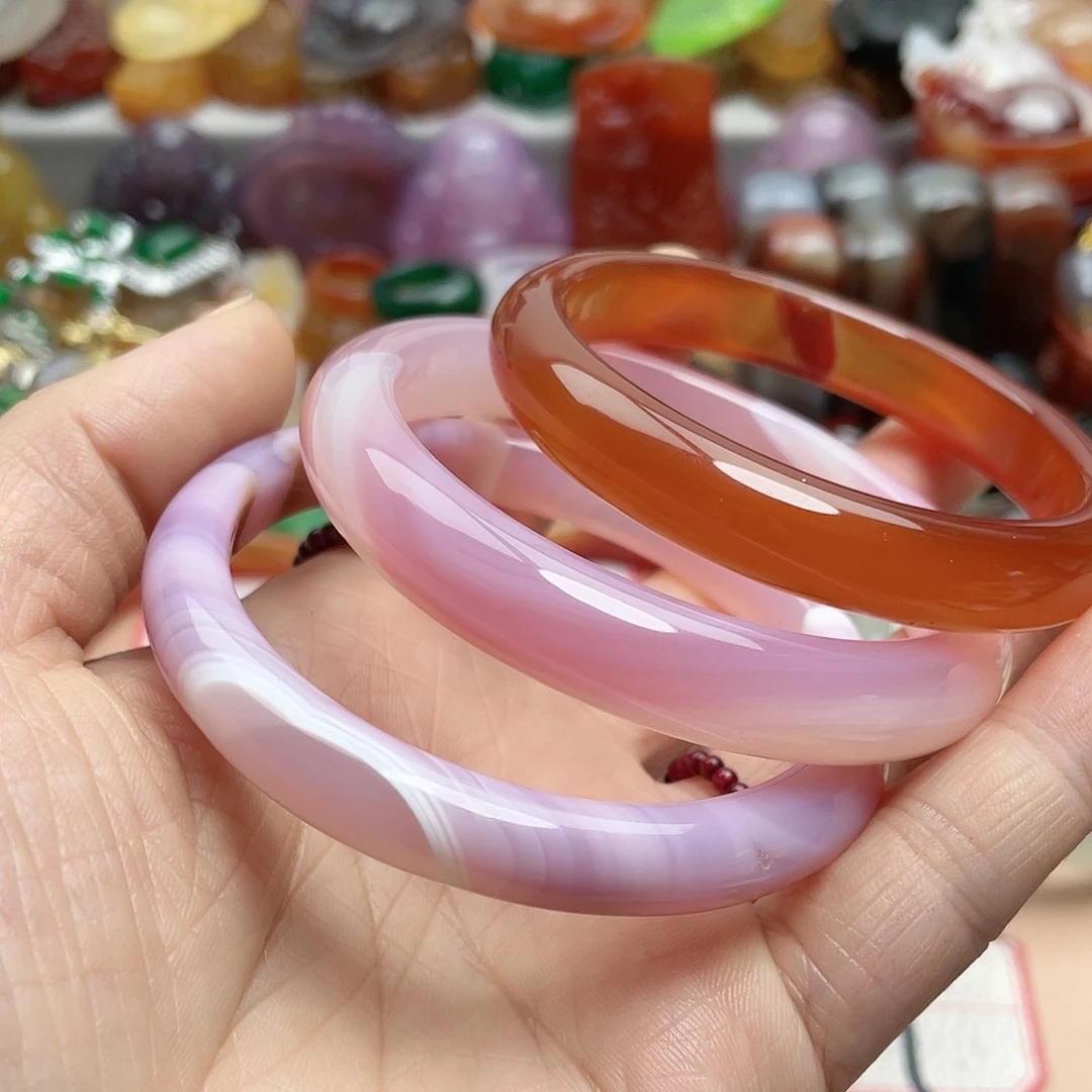 玛瑙/玉髓颈饰合金盛**藏