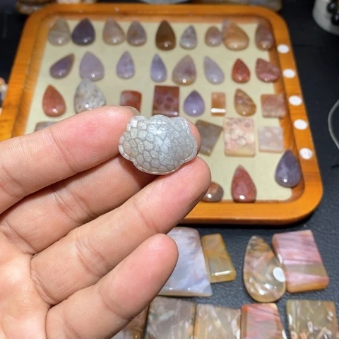 【闪购商品】硅化玉吊坠(不含链)未镶嵌