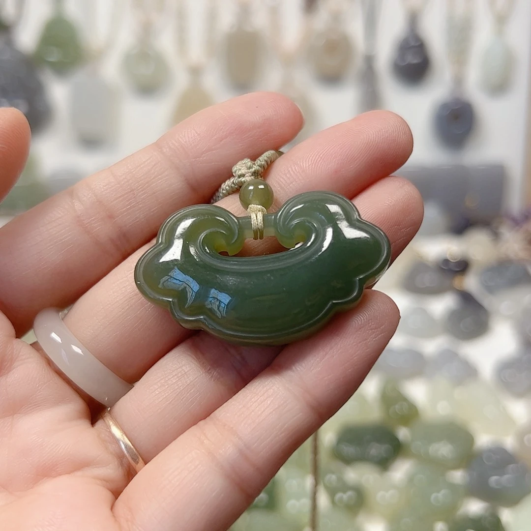 颈饰未镶嵌和田玉