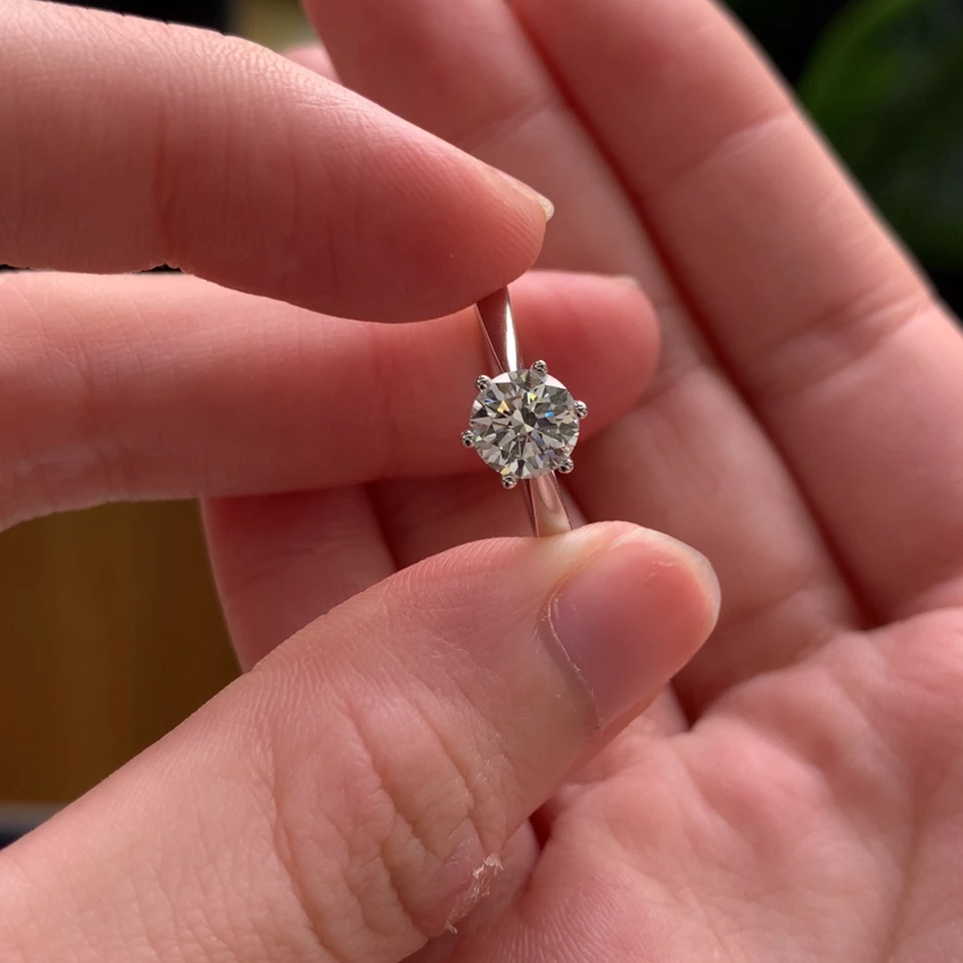 戒指/指环18K金镶嵌钻石