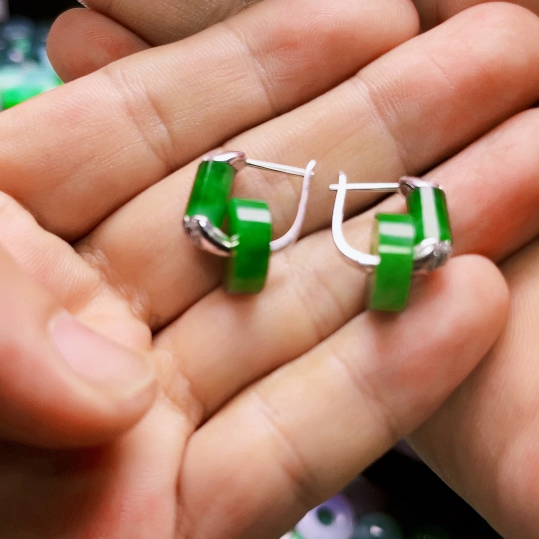 吉***o翡翠18K金镶嵌耳饰天然缅甸翡翠A货