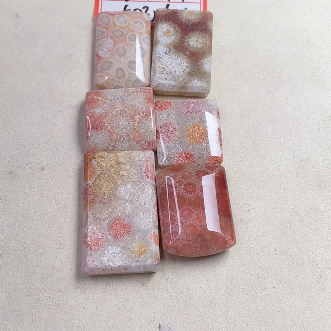 【闪购商品】未镶嵌吊坠(赠链)硅化玉J****妮