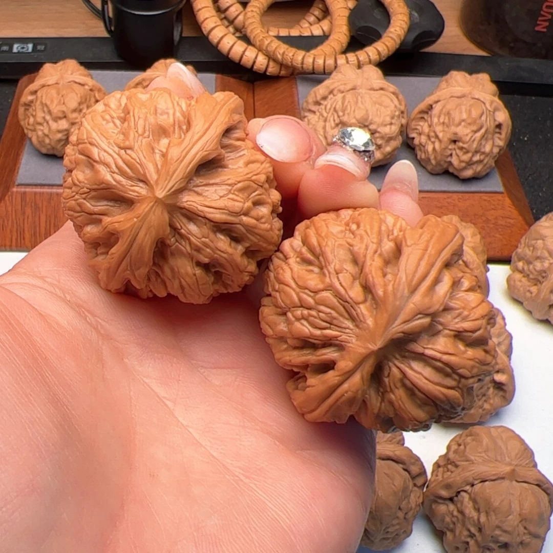 文玩核桃把件红锦鲤40