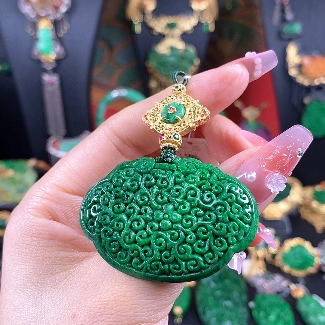 翡翠未镶嵌颈饰吊坠