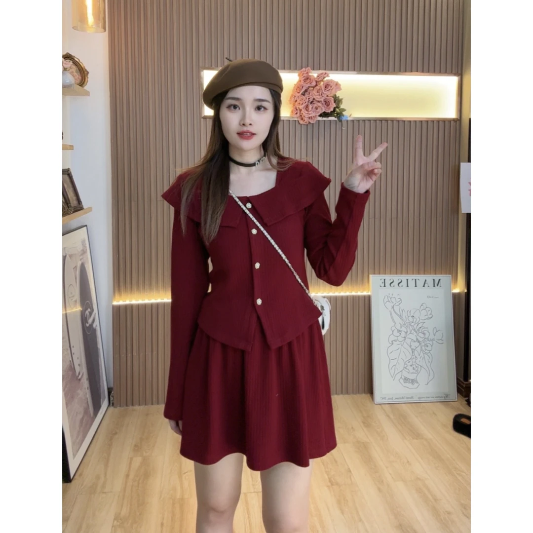 花老爷春季新款方领荷叶边设计款上衣HLY3198