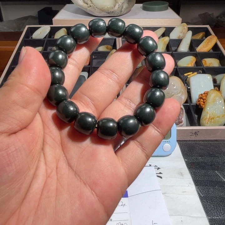 和田玉未镶嵌吊坠(不含链)白**童