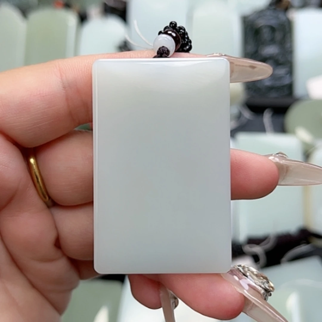 【闪购商品】颈饰未镶嵌和田玉雅*痞