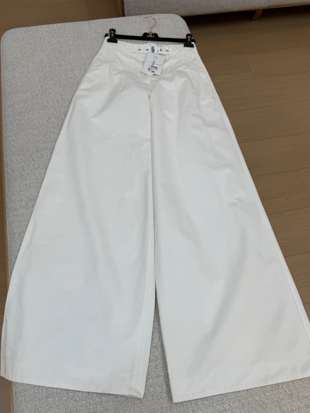 全新未使用 DIOR/迪奥 白色阔腿裤 38码04123