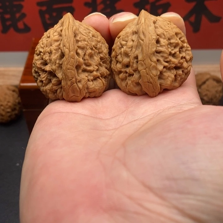 小***Q文玩核桃吊坠南疆