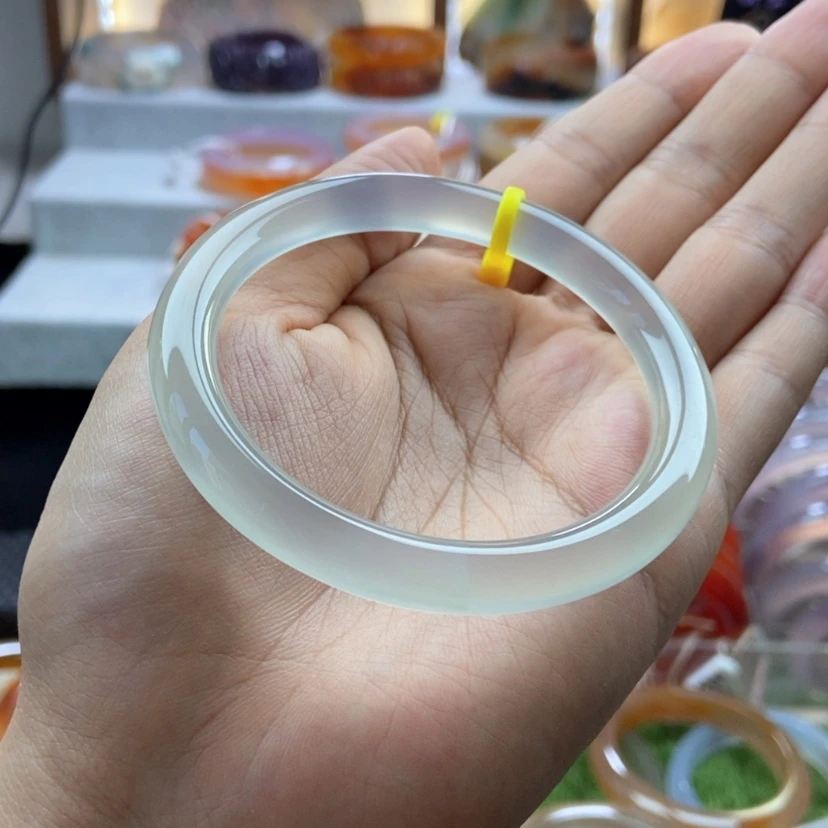 【闪购商品】玛瑙/玉髓手镯未镶嵌珊*