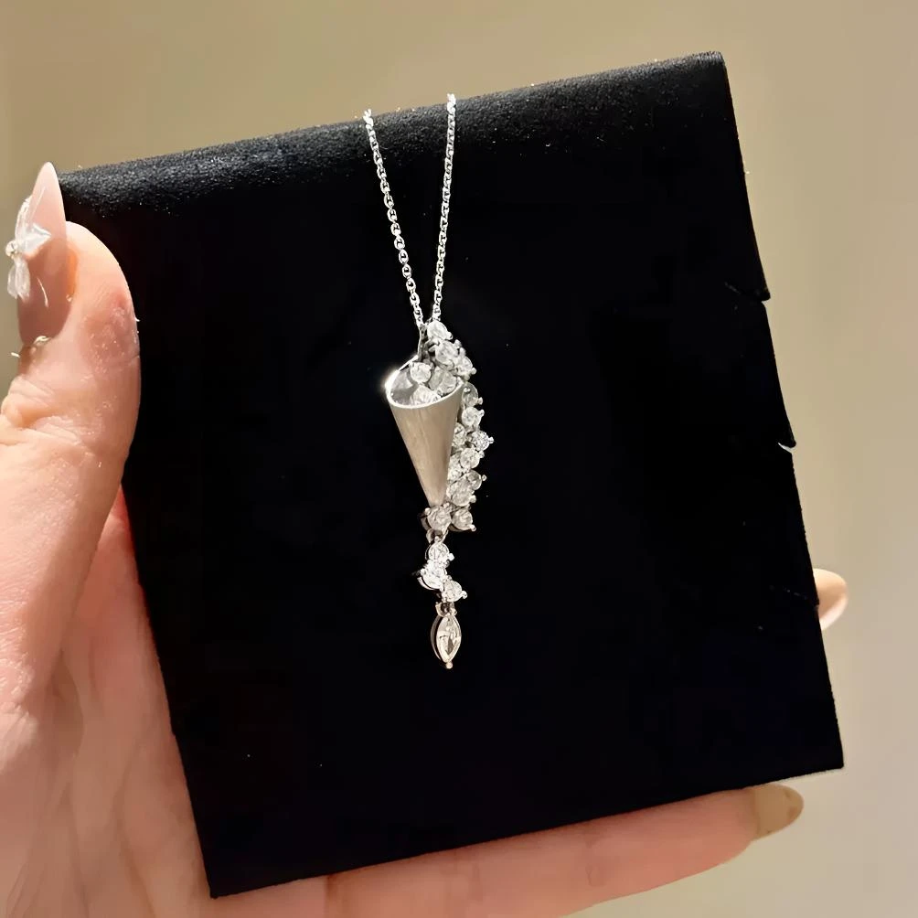 坠链均925银合成锆石 中古银色拉丝手捧花束吊坠项链ins风5106