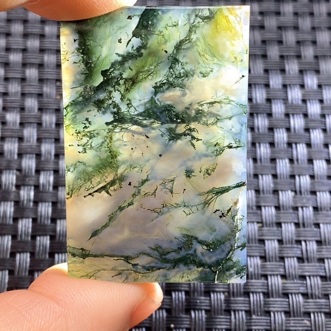 玛瑙/玉髓颈饰未镶嵌山****°