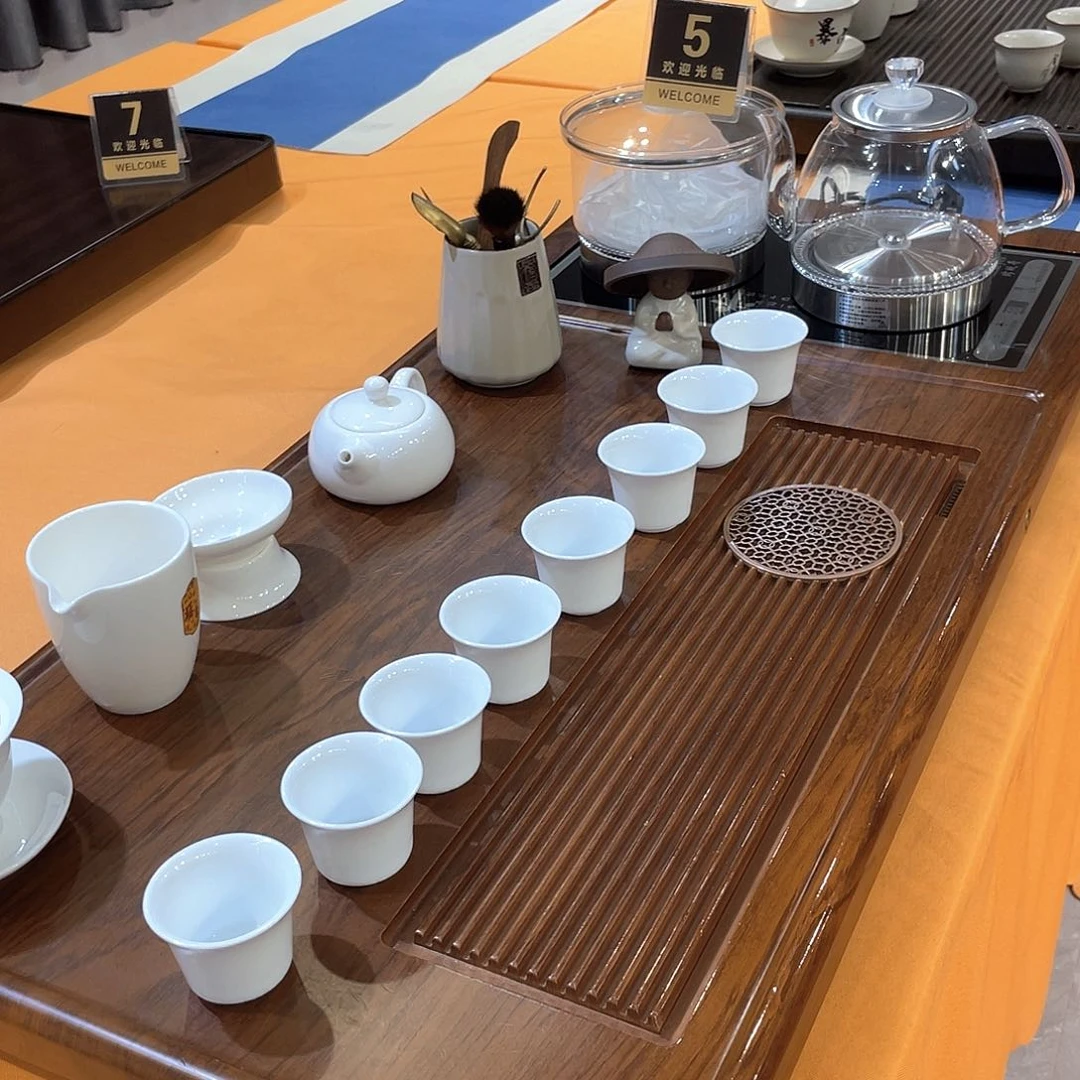 盘茶盘里也装不出这么美味而精致