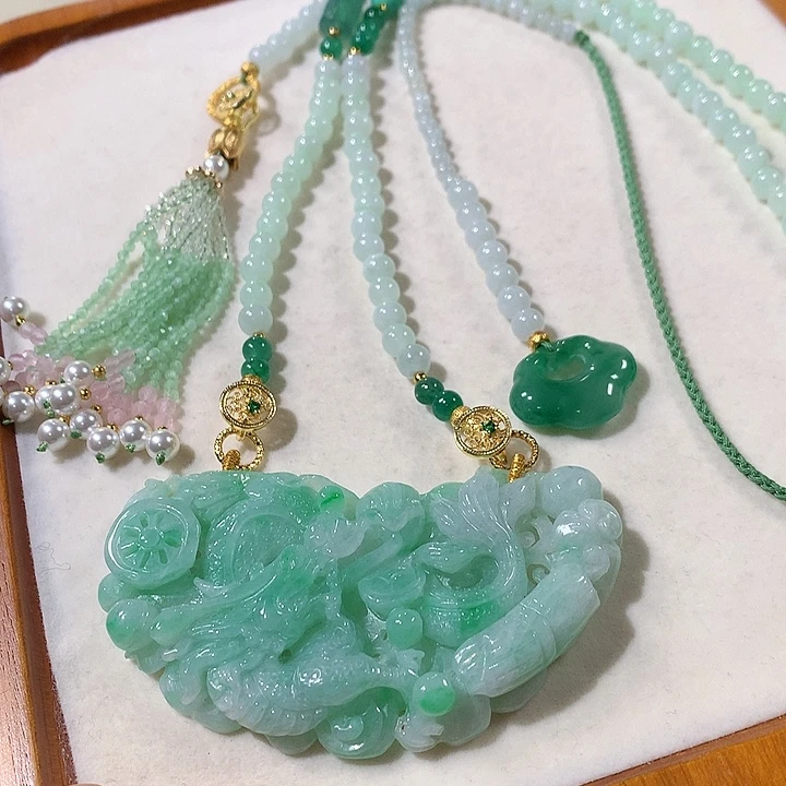 翡翠未镶嵌颈饰翡翠吊坠