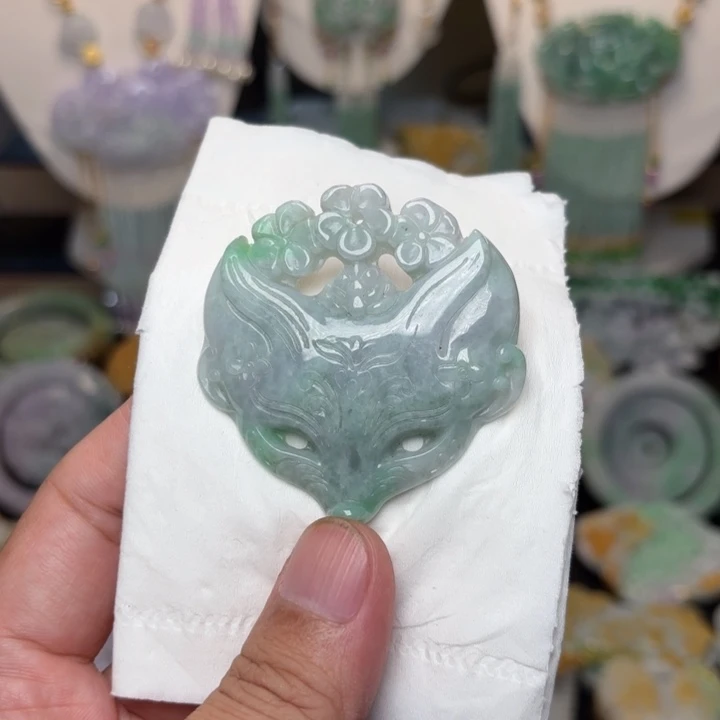 翡翠未镶嵌颈饰吊坠