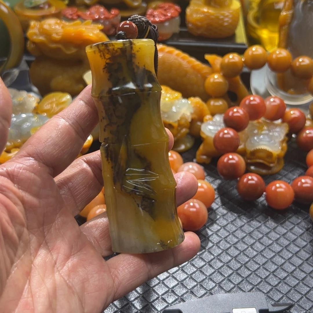 开***哥石英质玉未镶嵌颈饰
