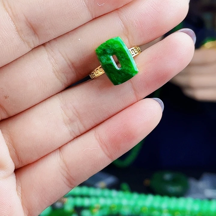 翡翠银S925镶嵌颈饰多样性