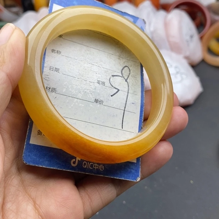 石英质玉未镶嵌手镯