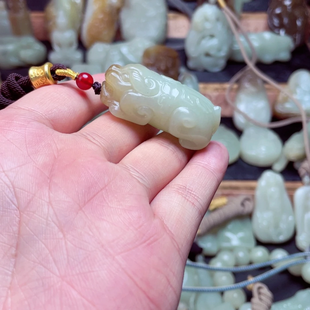 和田玉颈饰未镶嵌