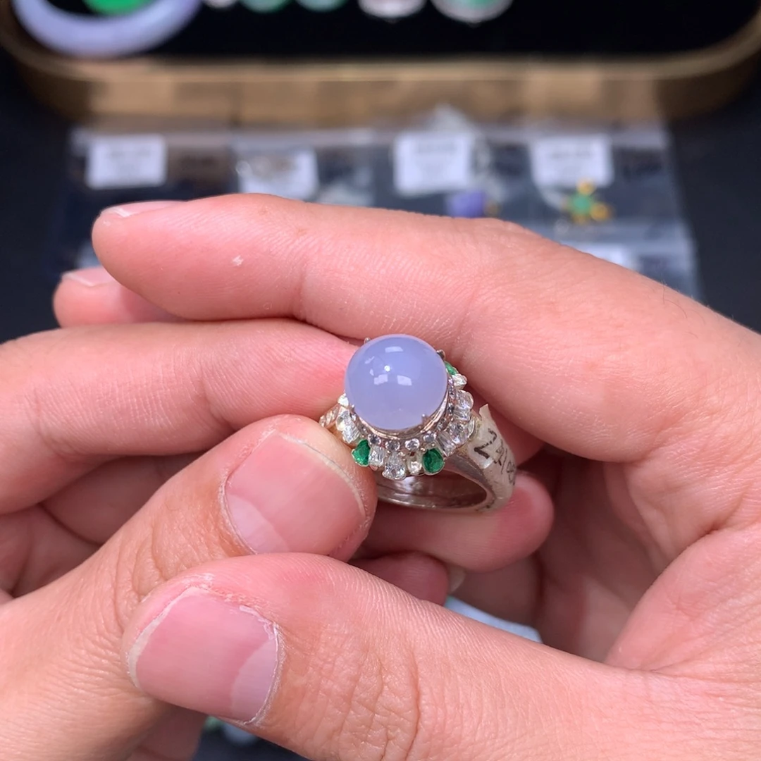 翡翠未镶嵌颈饰48小时鉴赏期，退货不扣服务费