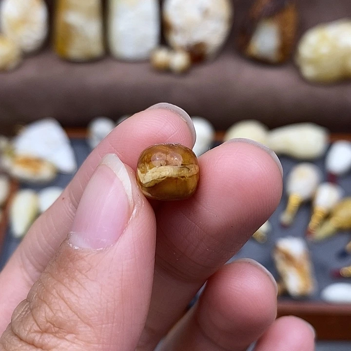 琥珀裸石未镶嵌9老型v5