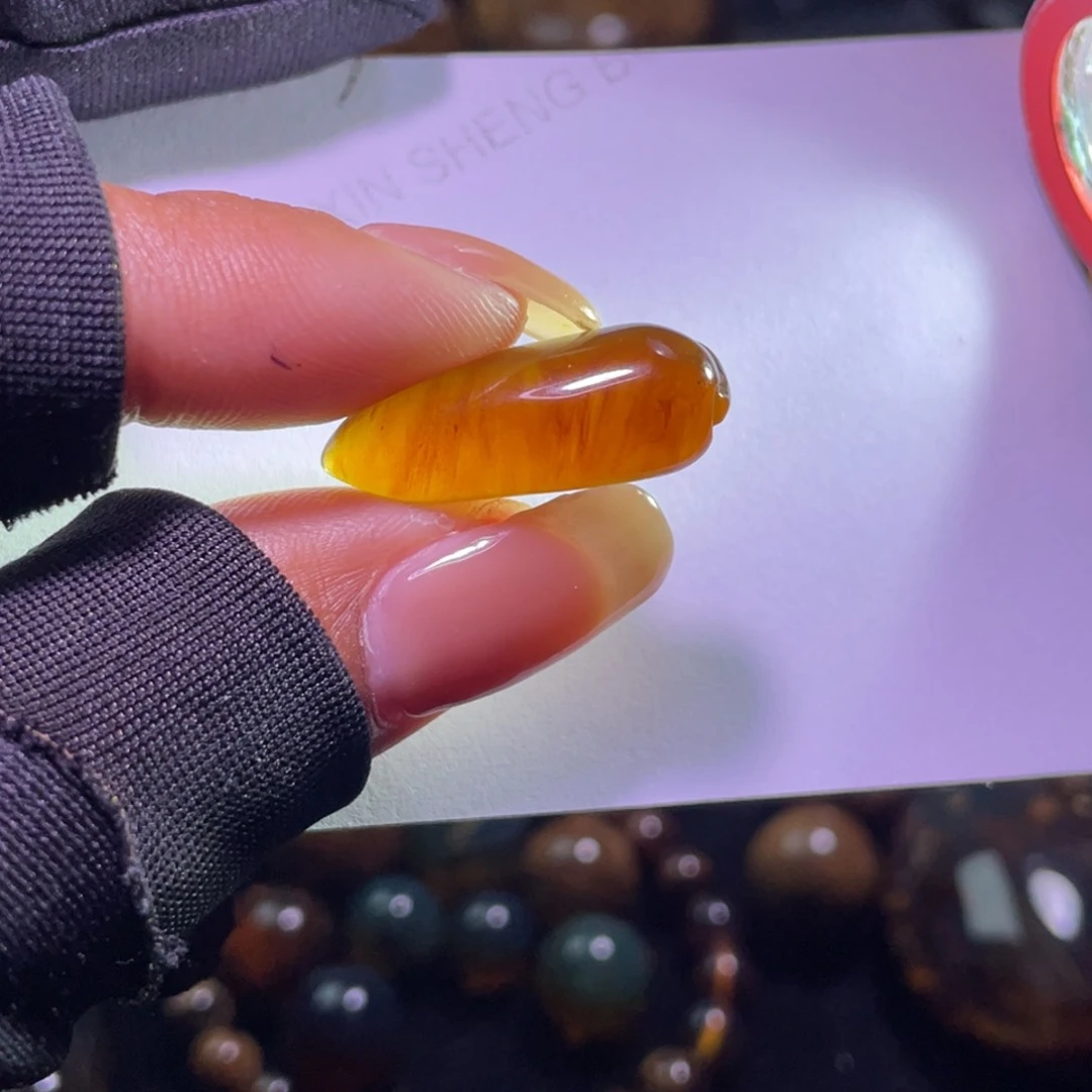 未镶嵌琥珀裸石？