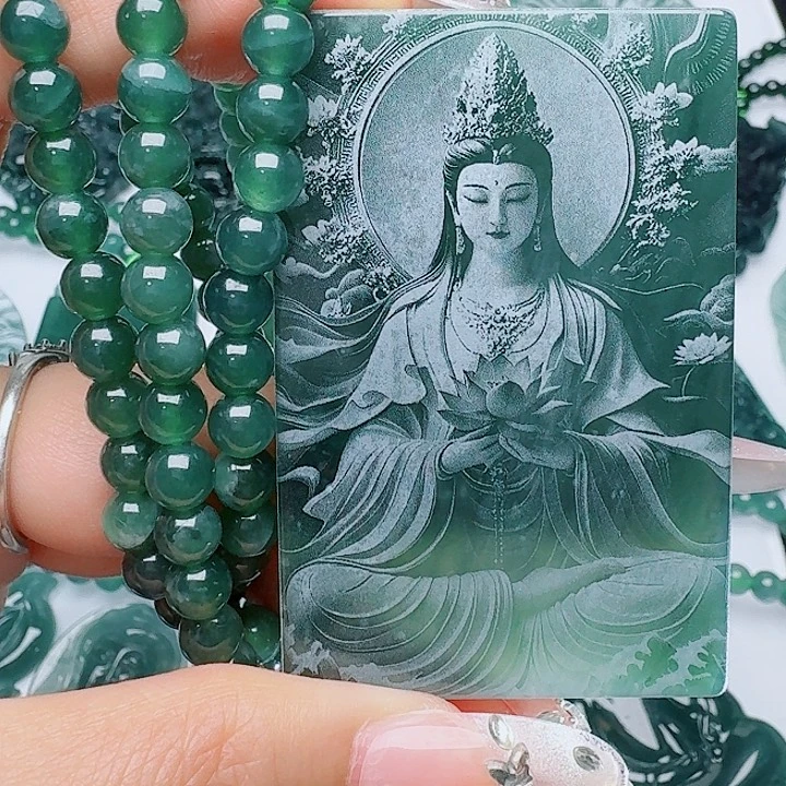 翡翠未镶嵌颈饰多样性发其一