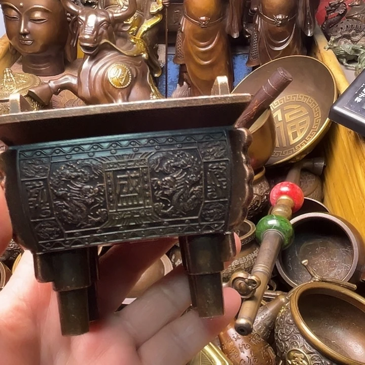 1123699688999999986665898