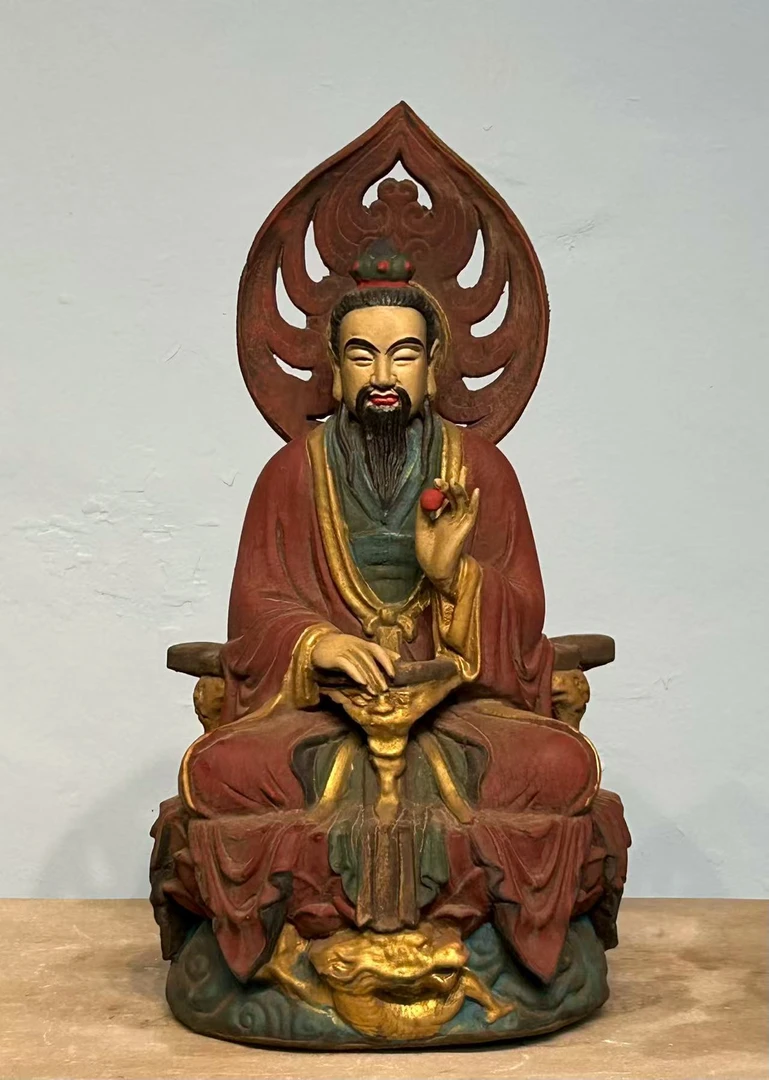 木雕彩绘三清祖师像工艺精美