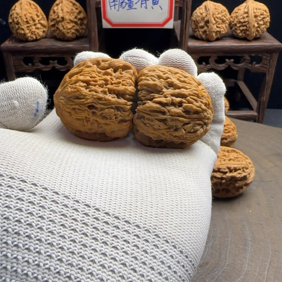 ゞ****文玩核桃吊坠38奥迪窝头