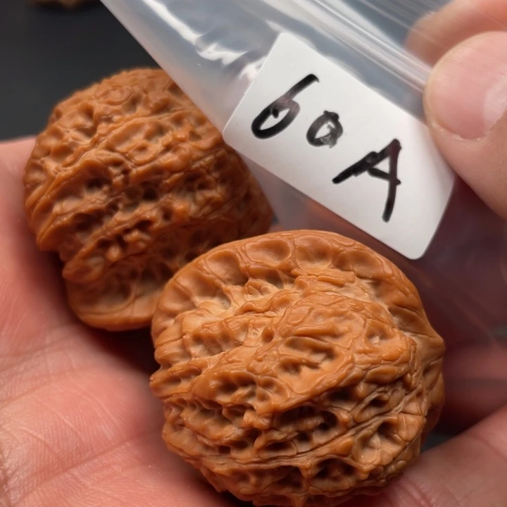 文玩核桃吊坠煜**宿血麒麟36