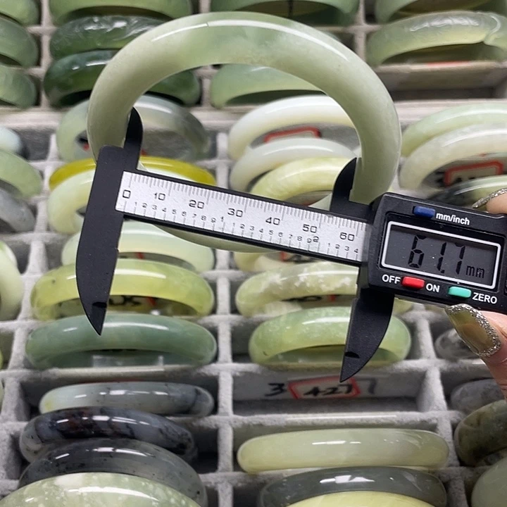 蛇纹石玉未镶嵌手镯427