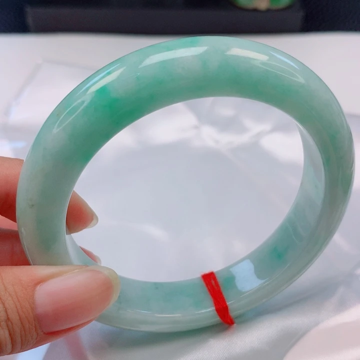 摩****未镶嵌手镯翡翠60圈