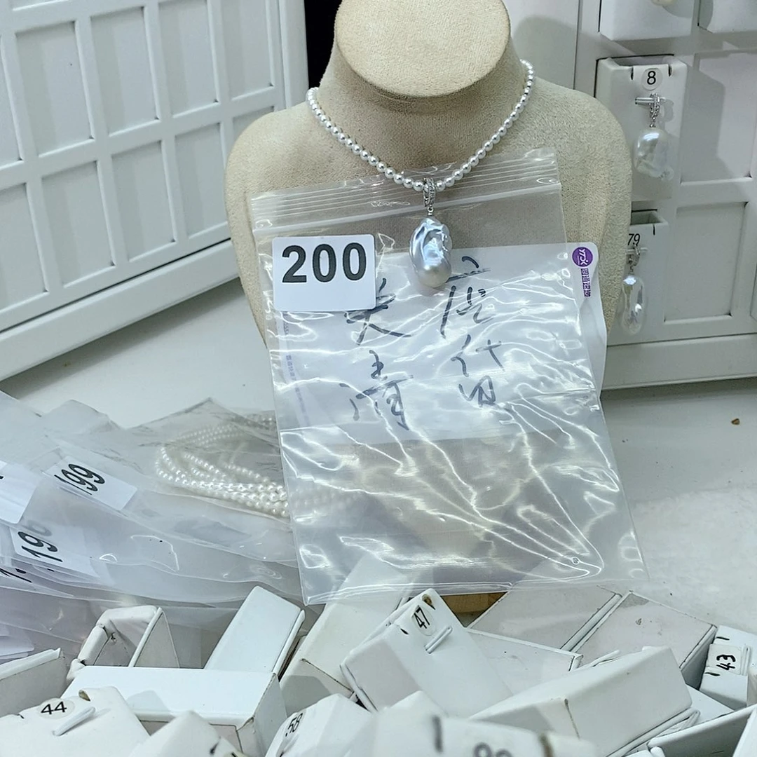 淡水珍珠颈饰合金