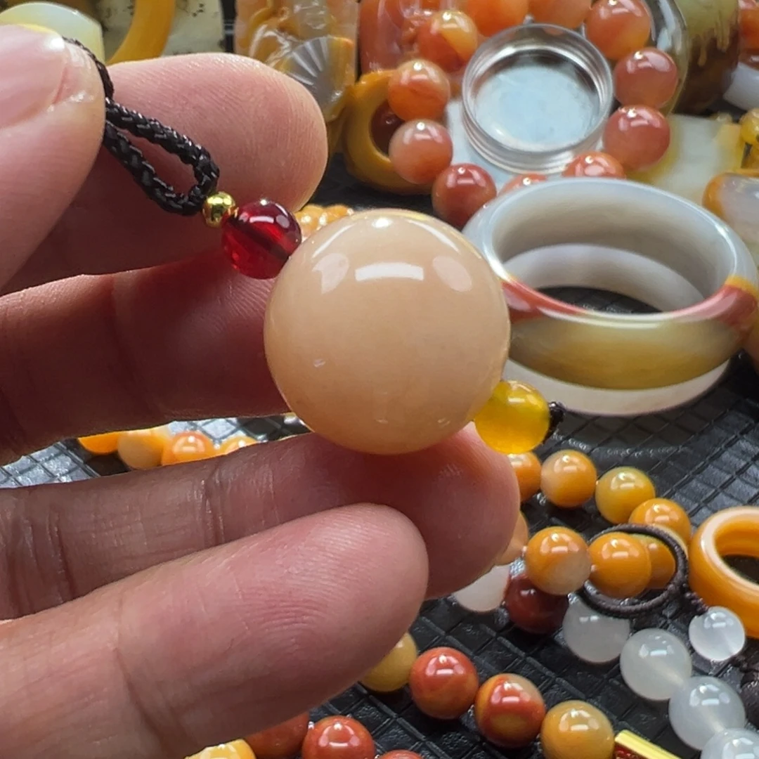 石英质玉未镶嵌颈饰