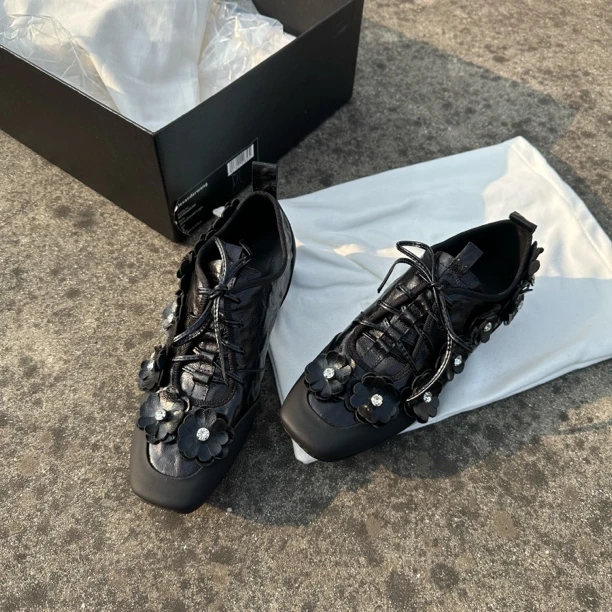 休闲少女风时尚休闲鞋休闲鞋圆头运动鞋黑色漆皮高帮系带内增高