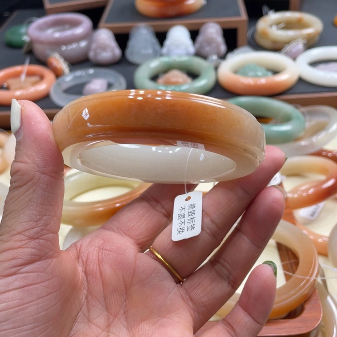 石英岩玉手镯未镶嵌罗**骑