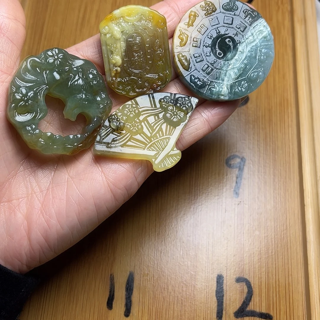 4***2蛇纹石玉未镶嵌颈饰