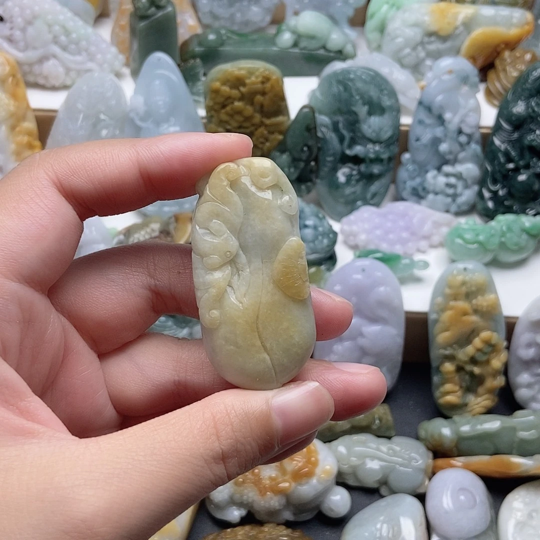 翡翠未镶嵌颈饰翡翠