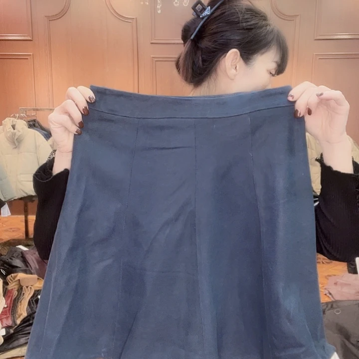 100……110斤皮短裙