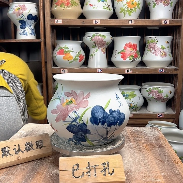 摆件钱袋子青花荷花陶瓷陶瓷陶瓷