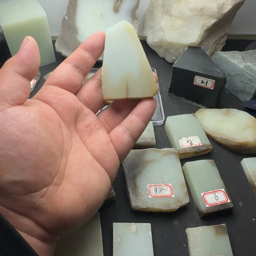 落***雪和田玉（糖玉）未镶嵌珠宝半成品