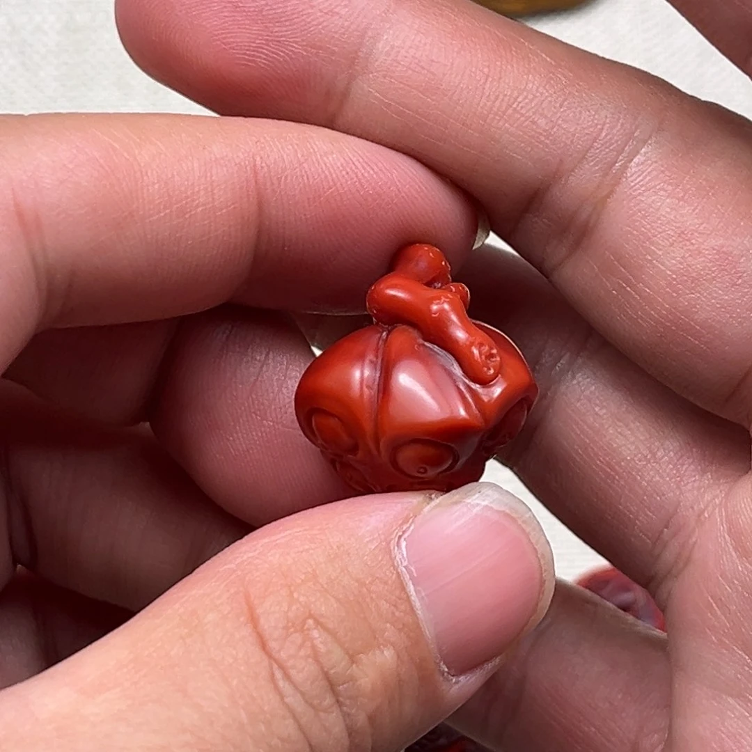 南红玛瑙雕刻件未镶嵌