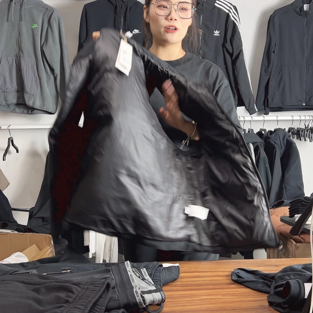 马甲黑色L码130-150斤不退换