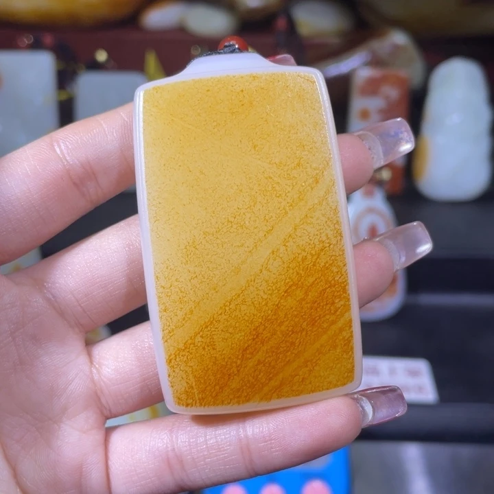 和田玉挂件未镶嵌墨*。