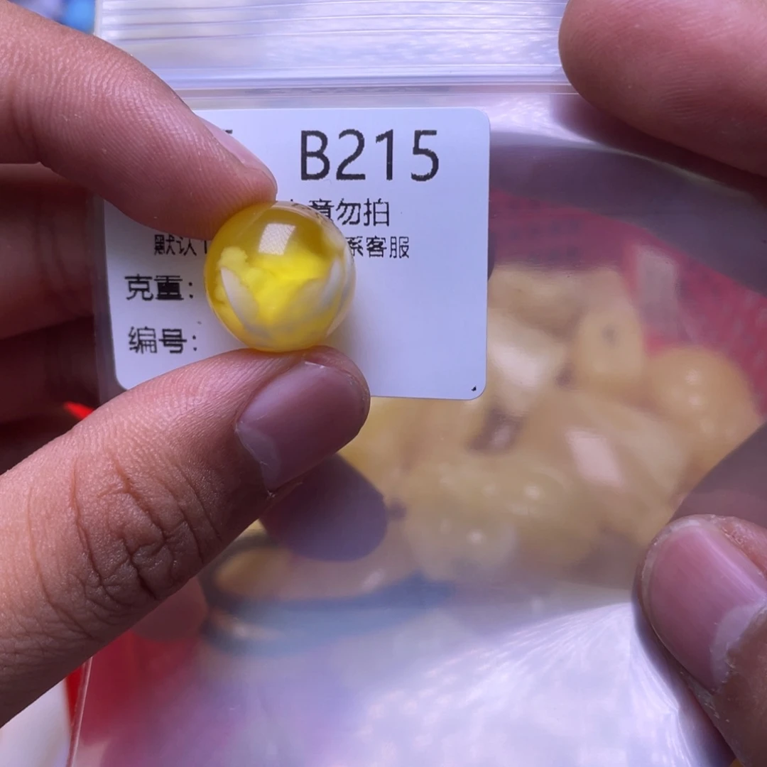 琥珀未镶嵌珠宝奇石_****J